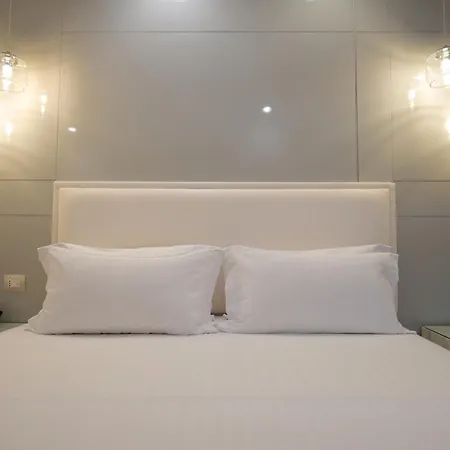 Luxury מלון 4*