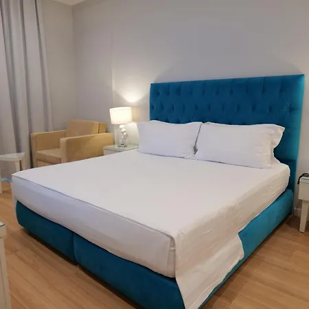 מלון Luxury 4*