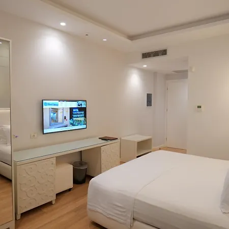 Luxury Εξαμίλιο