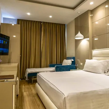 Luxury فندق 4*