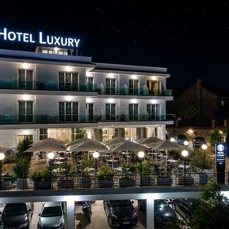 酒店 Luxury 4*
